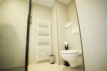 arrow hotel