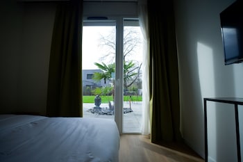 arrow hotel