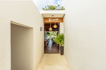 niru ocean suites by binniguenda