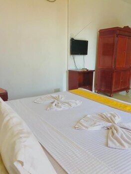 airport hotel dream paradise