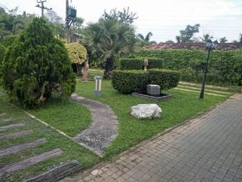 airport hotel dream paradise
