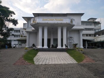 airport hotel dream paradise