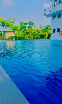 airport hotel dream paradise