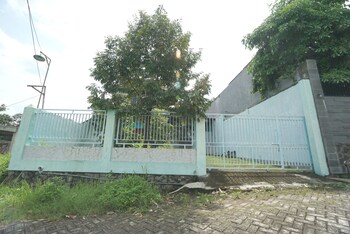 spot on 93612 kencana homestay syariah near masjid al barokah kanyuran