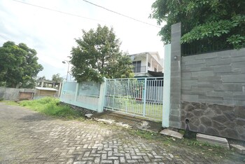 spot on 93612 kencana homestay syariah near masjid al barokah kanyuran