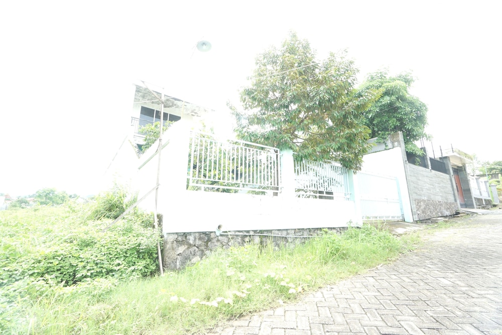 spot on 93612 kencana homestay syariah near masjid al barokah kanyuran