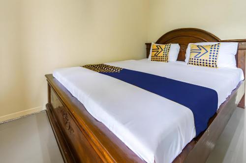 Spot On 93612 Kencana Homestay Syariah Near Masjid Al-Barokah Kanyuran,,2 star