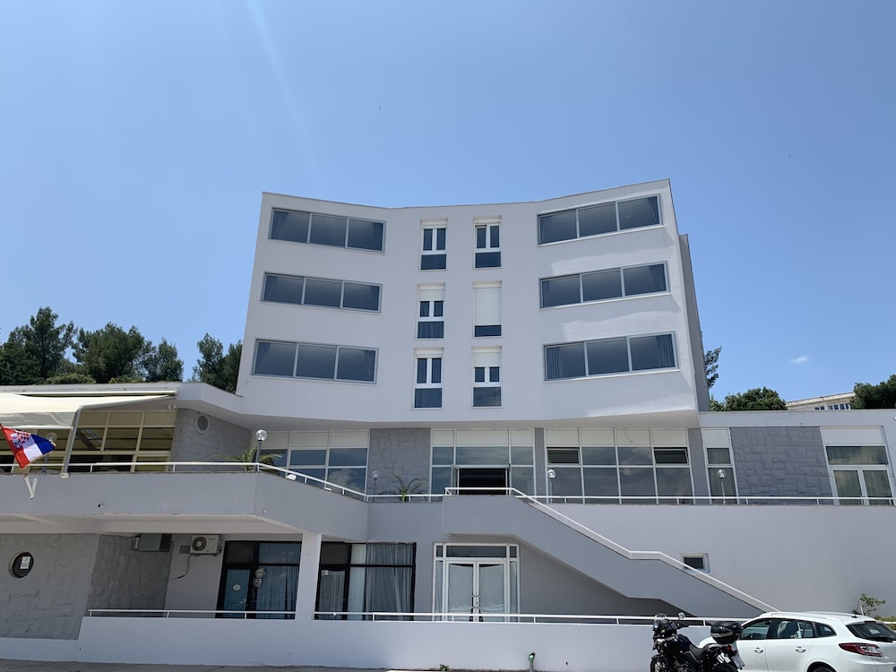 hotel tolero