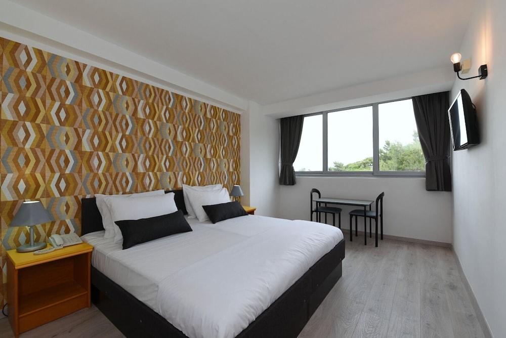 hotel tolero