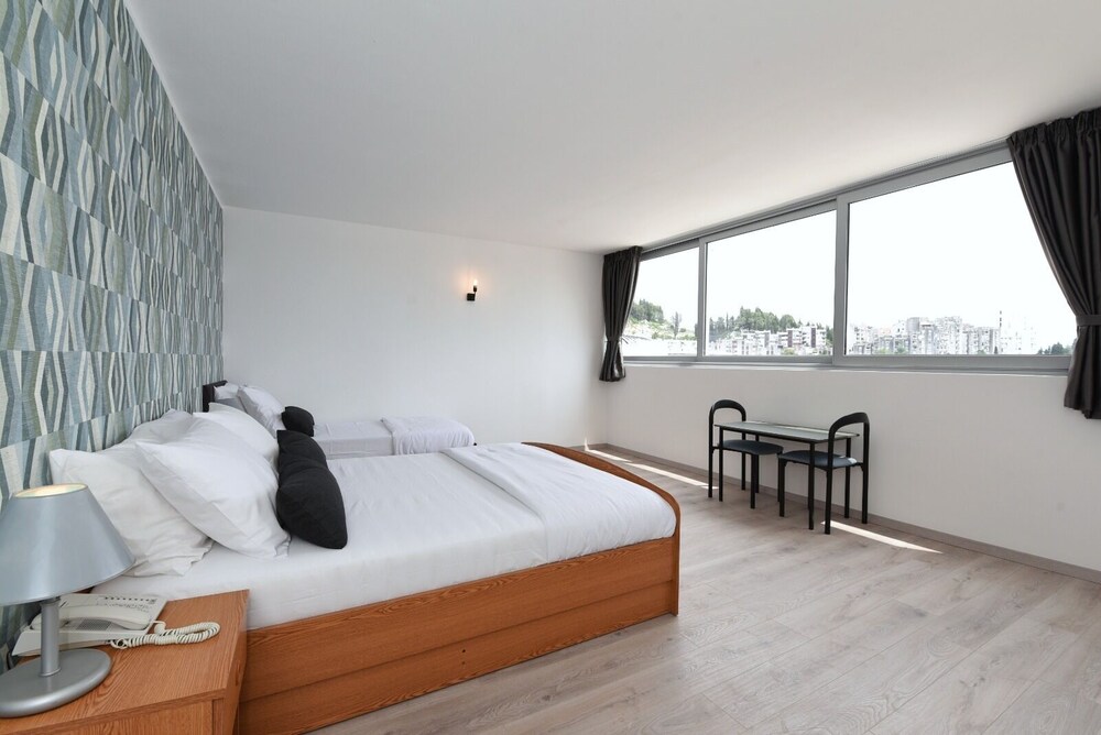 hotel tolero