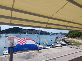 ploce