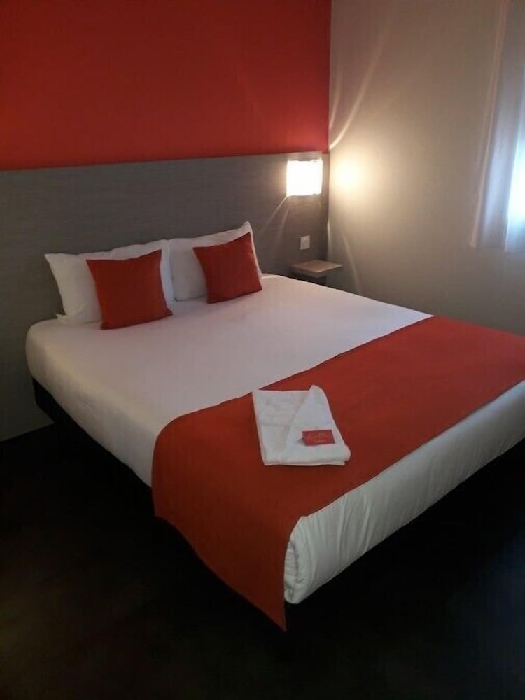 hotel formules club bordeaux cenon