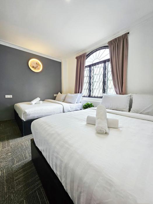 luna hotel by moonknight