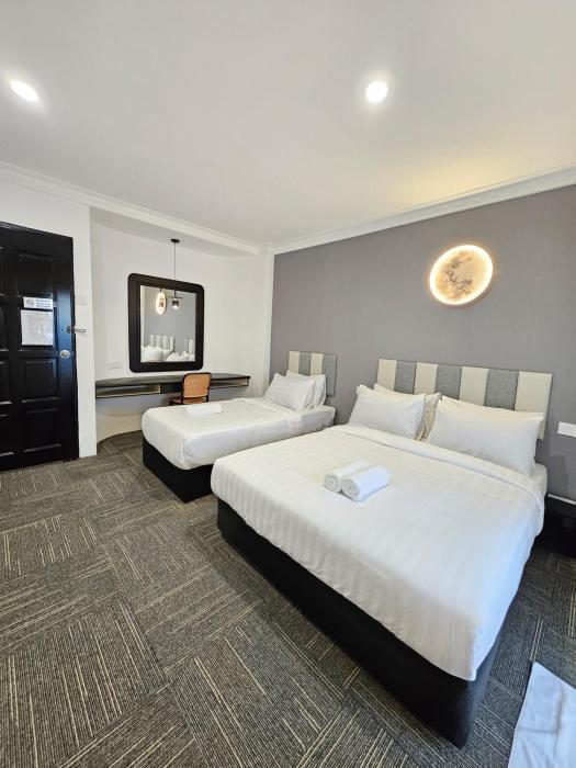 luna hotel by moonknight