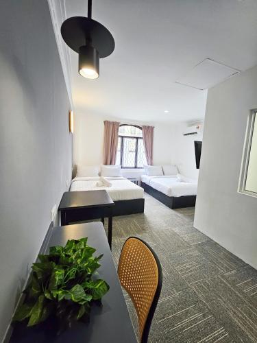 luna hotel by moonknight
