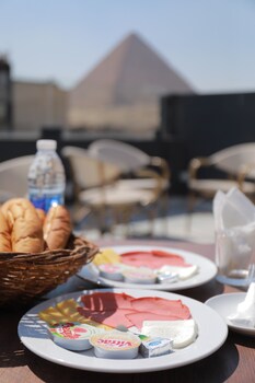 prince pyramids inn