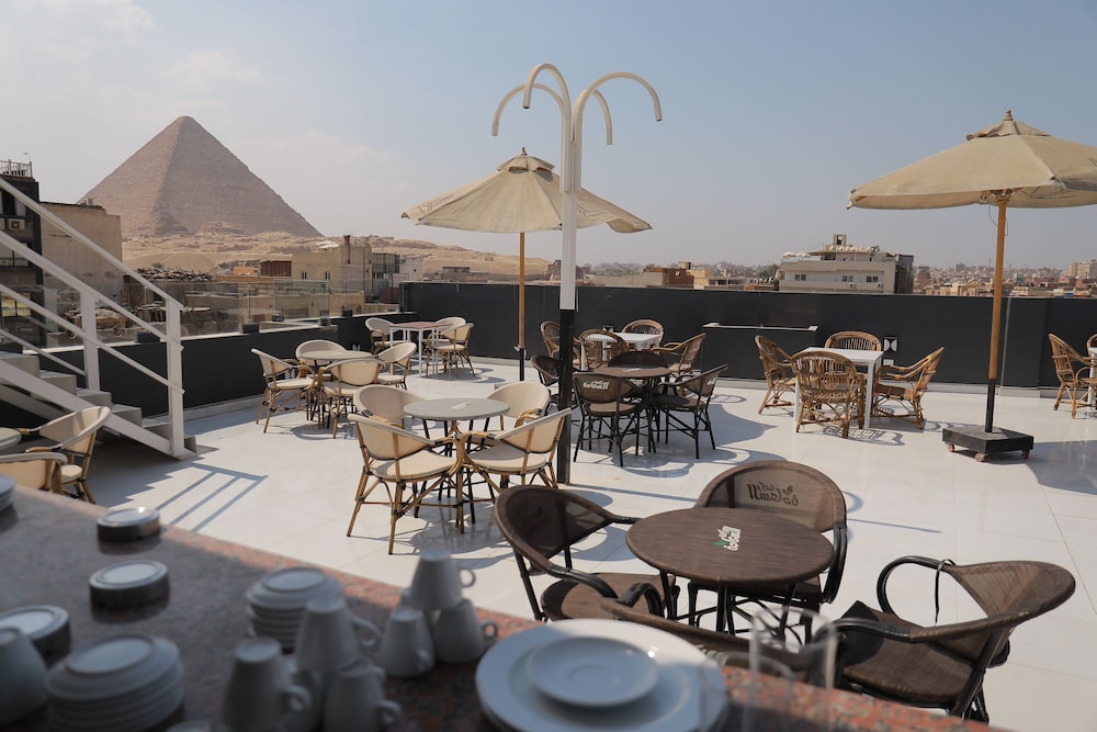 prince pyramids inn