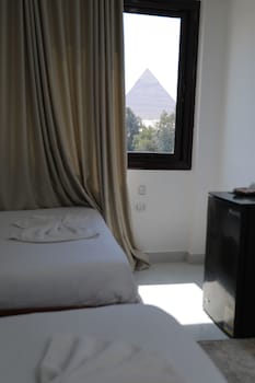 prince pyramids inn