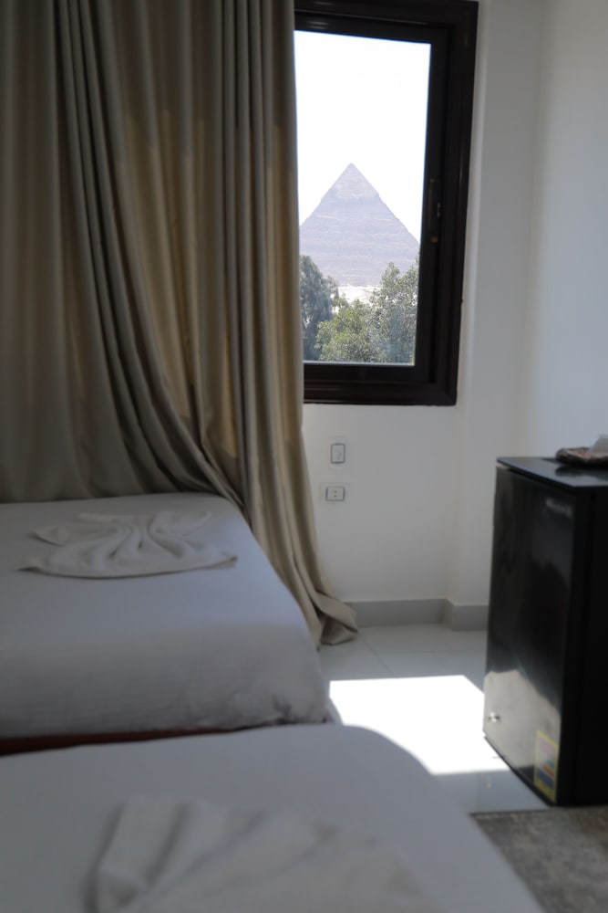 prince pyramids inn