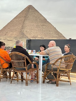 prince pyramids inn