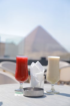 prince pyramids inn