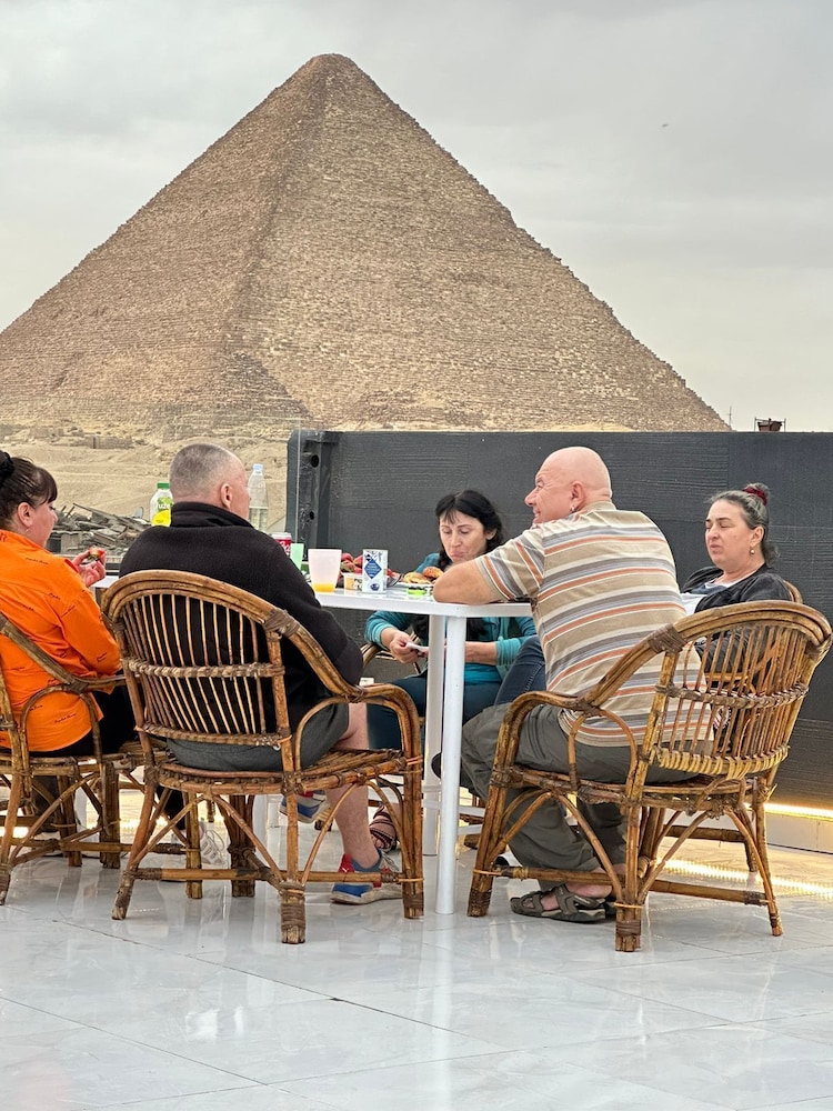 prince pyramids inn