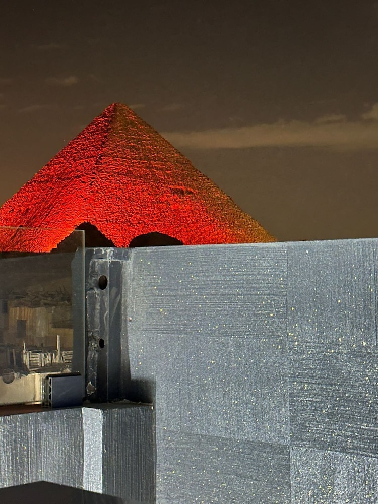 prince pyramids inn