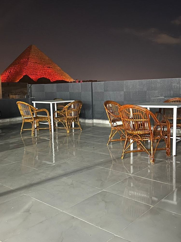 prince pyramids inn