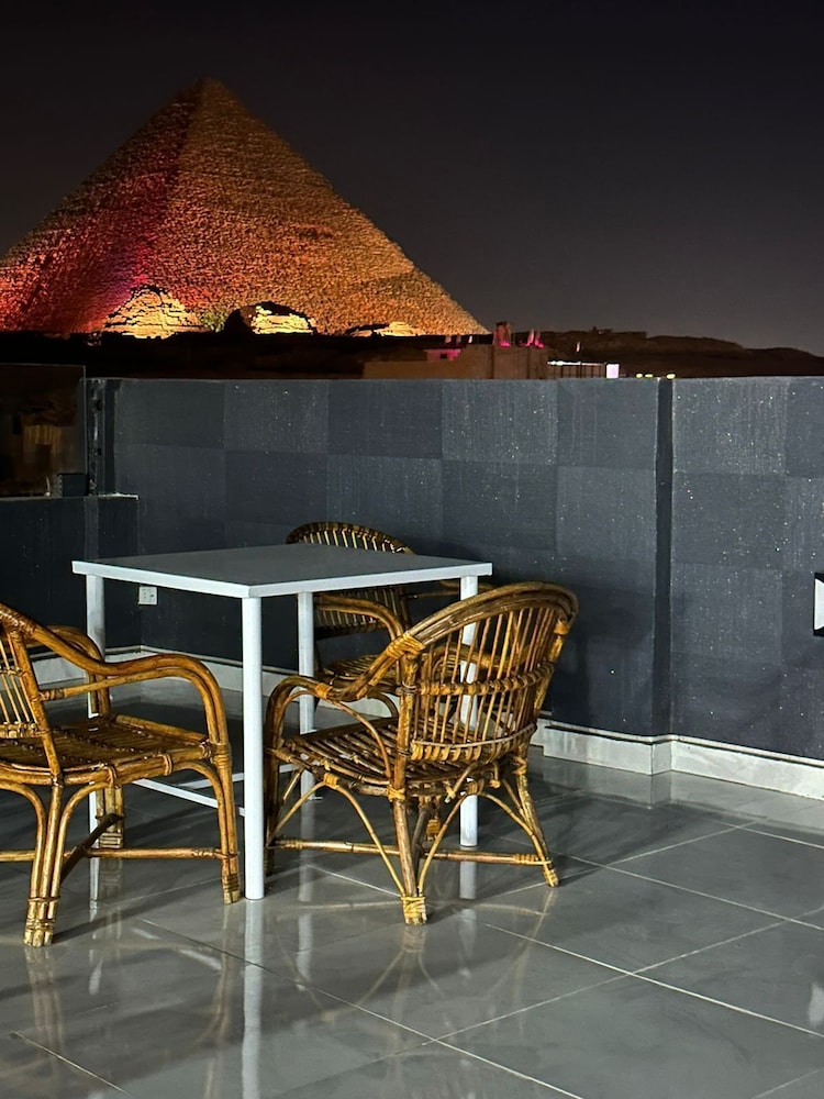 prince pyramids inn