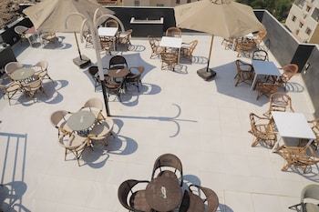 prince pyramids inn