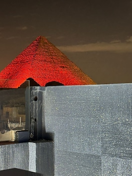 prince pyramids inn