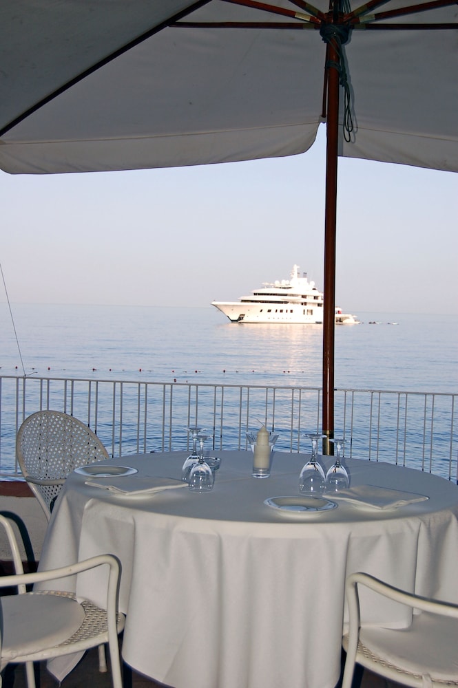 hotel lido mediterranee