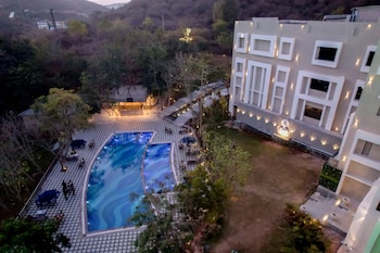 essentia luxury resort and spa udaipur