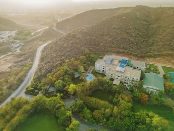 essentia luxury resort and spa udaipur