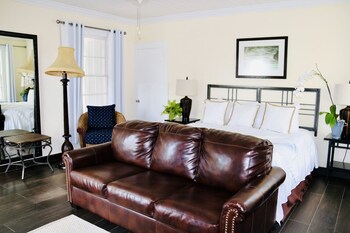 runaway hill inn