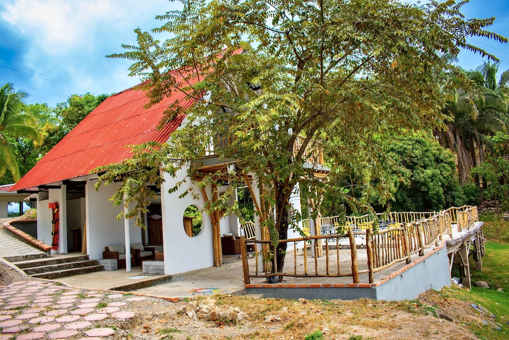 poincos eco hotel