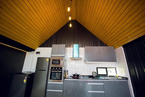 np pool villa hua hin