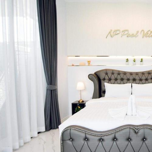 np pool villa hua hin