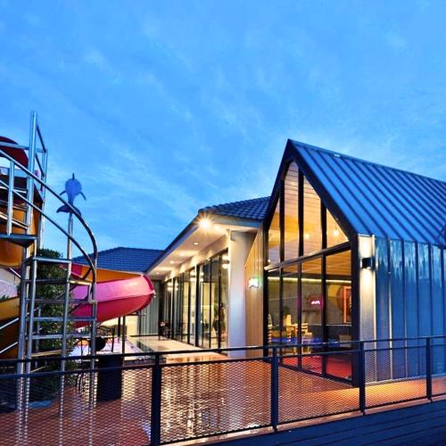 np pool villa hua hin