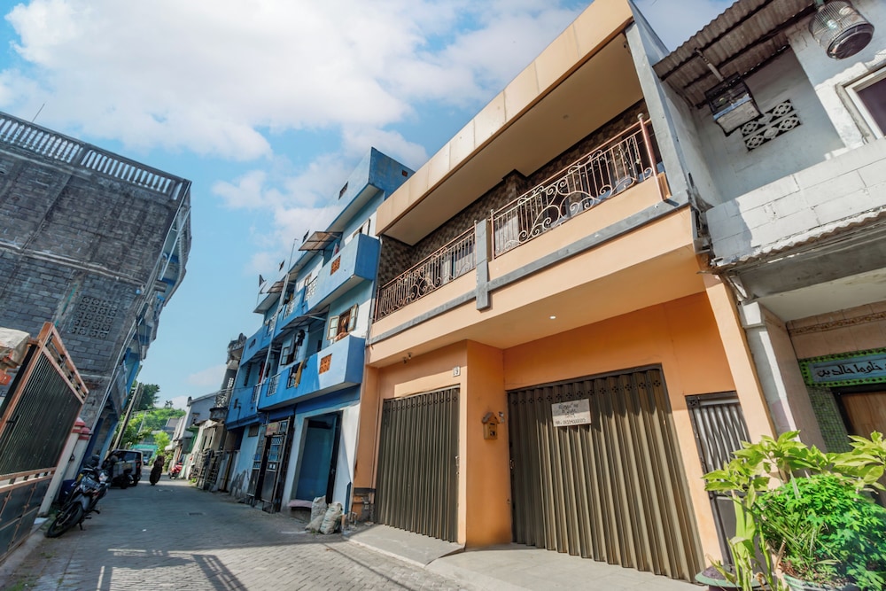 spot on 93754 buduran homestay syariah