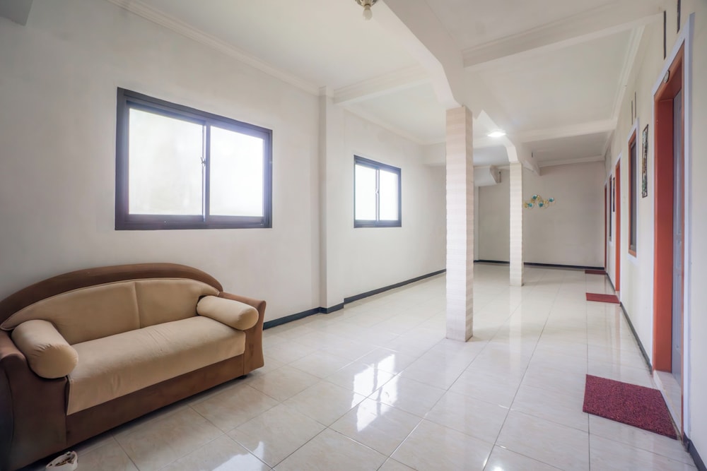 spot on 93754 buduran homestay syariah