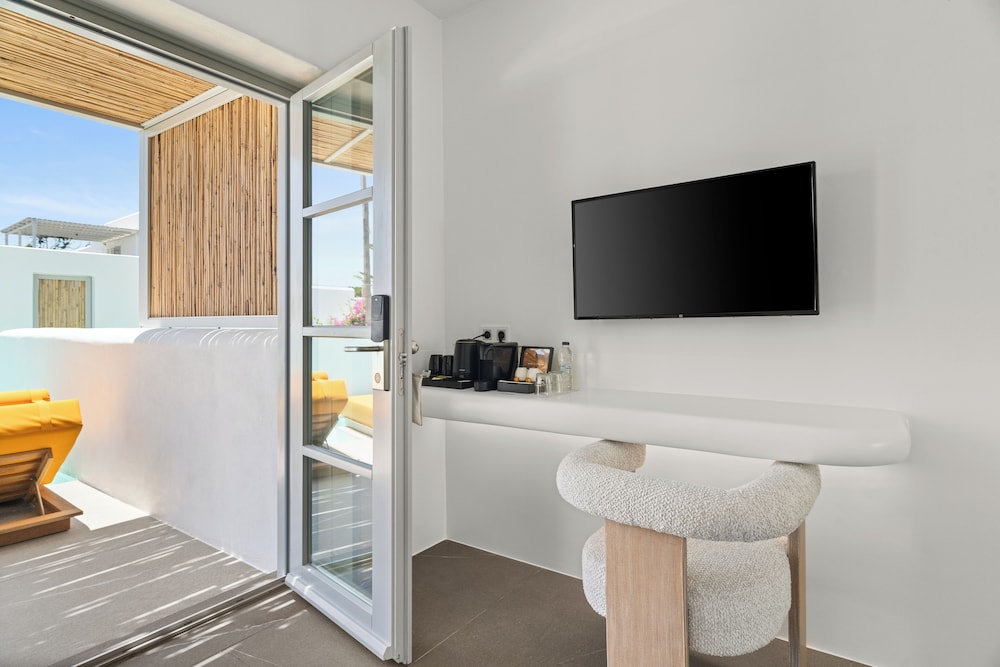mr and mrs white paros suites and more