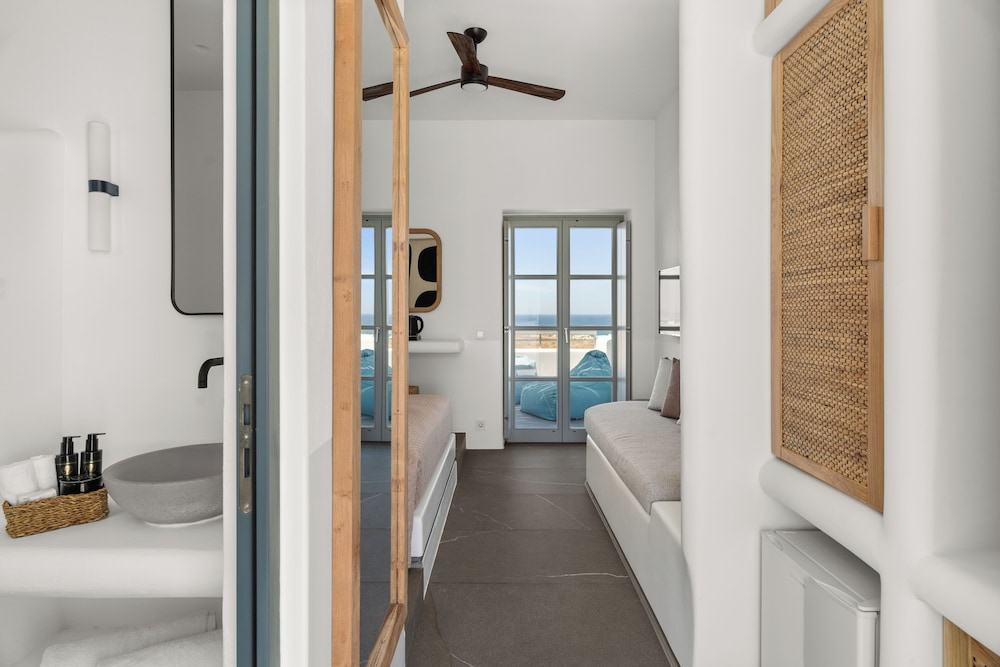 mr and mrs white paros suites and more