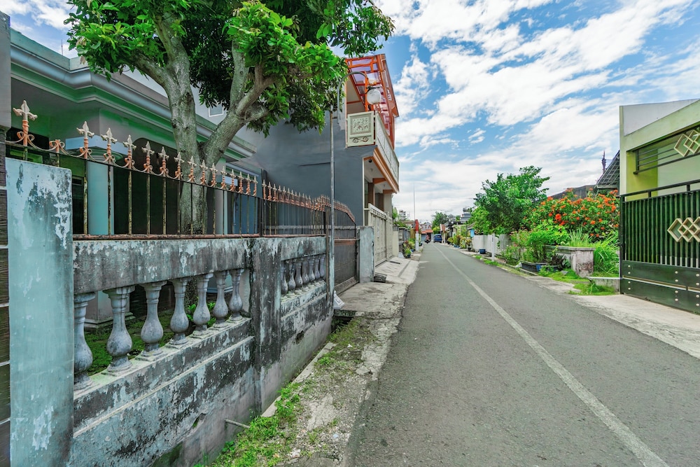 spot on 93763 ita homestay syariah