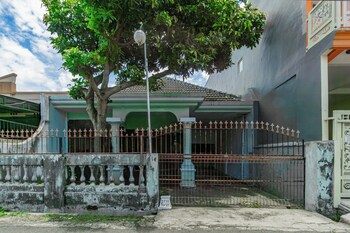 spot on 93763 ita homestay syariah