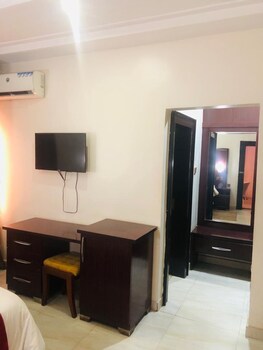 mclorrets suites