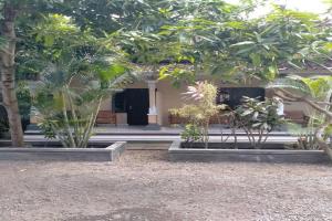 spot on 93740 madame guesthouse