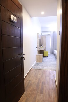 madinah deluxe hotel