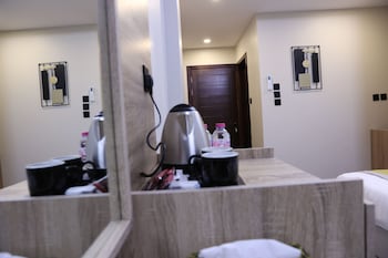 madinah deluxe hotel