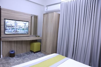 madinah deluxe hotel